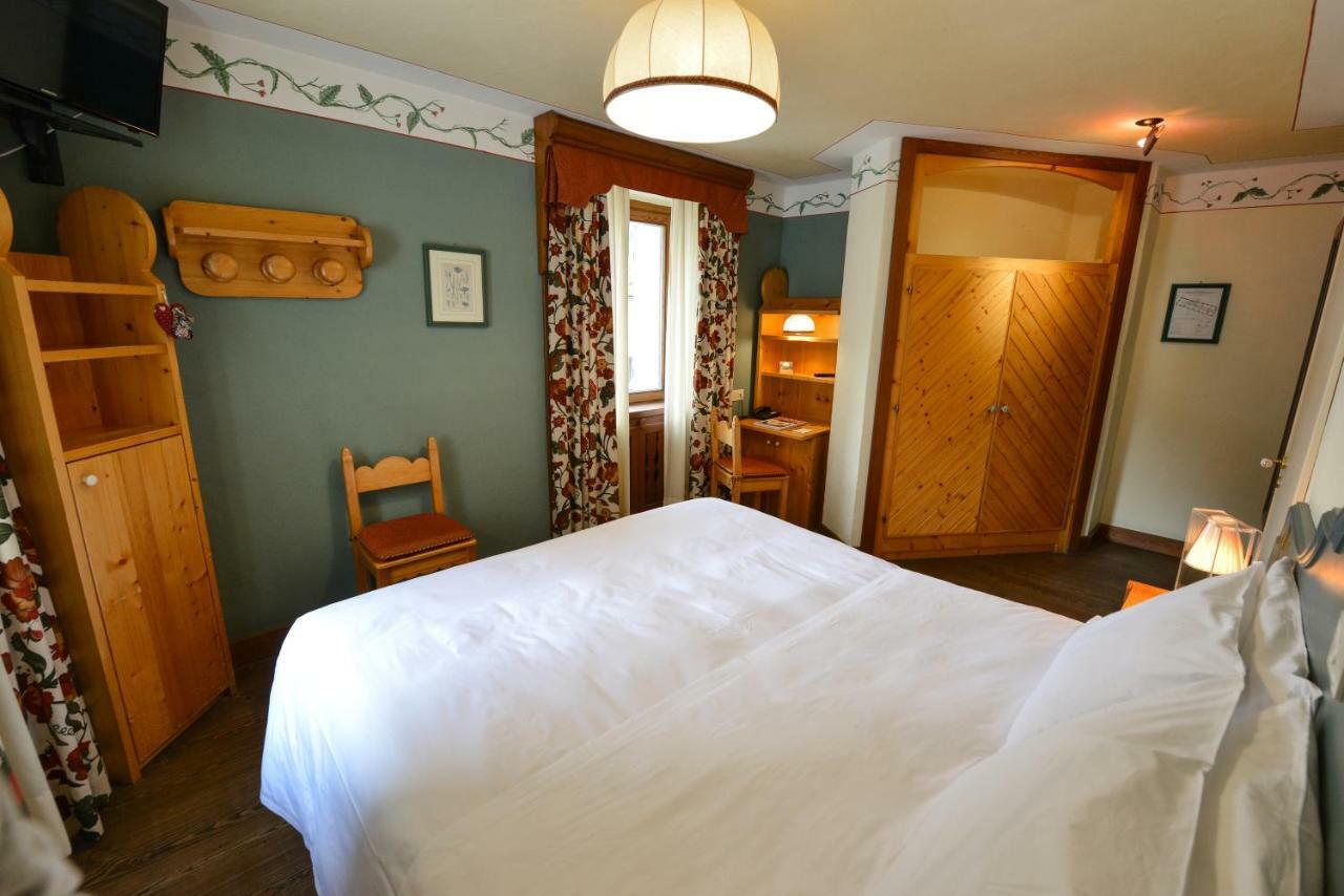 Hotel Du Grand Paradis - 1899 Auberge Boutique Cogne Buitenkant foto